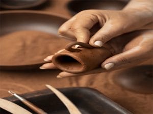 سفالگری با چرخ یا تکنیکهای دستی؟